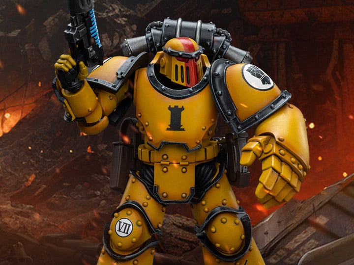 Warhammer: The Horus Heresy Imperial Fists Legion MkIII Tactical Squad Sergeant with Power Fist 1/18 Scale Action Figure Gallery Image 1