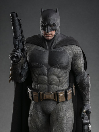 Batman v Superman: Dawn of Justice MMS731 Batman (Ver.2) 1/6th Scale Collectible Figure Gallery Image 2