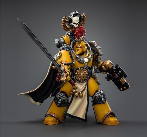 Warhammer: The Horus Heresy Imperial Fists Legion Praetor with Power Sword 1/18 Scale Action Figure Gallery Image 11