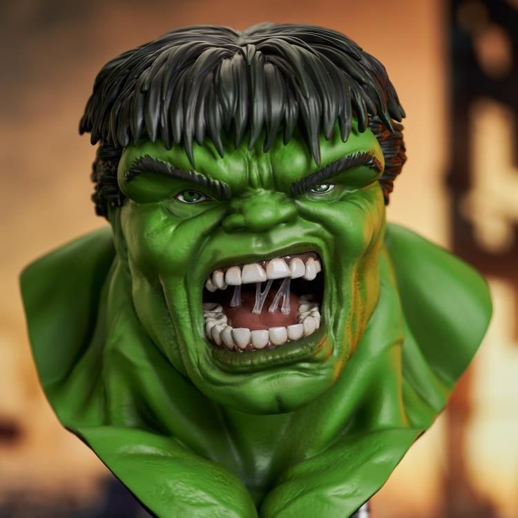 Marvel Legends in 3D Hulk 1/2 Scale Limited Edition Bust Gallery Image 8