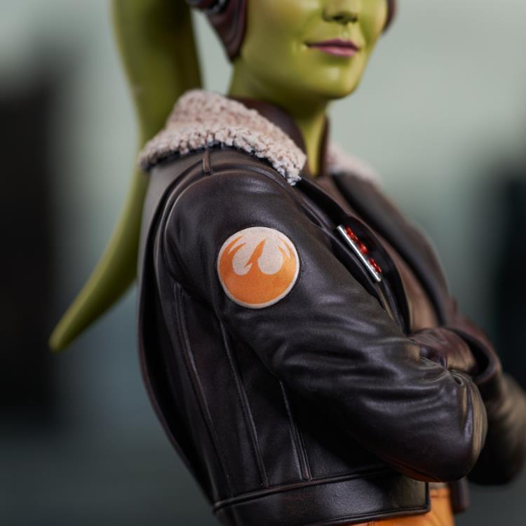 Star Wars: Ahsoka Hera Syndulla 1/6 Scale Limited Edition Bust Gallery Image 10