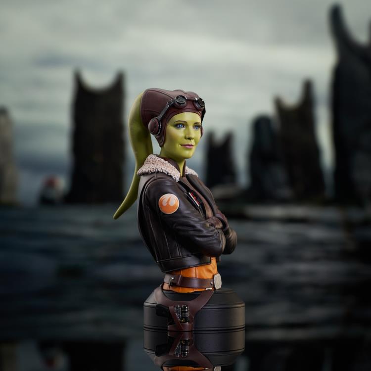 Star Wars: Ahsoka Hera Syndulla 1/6 Scale Limited Edition Bust Gallery Image 6