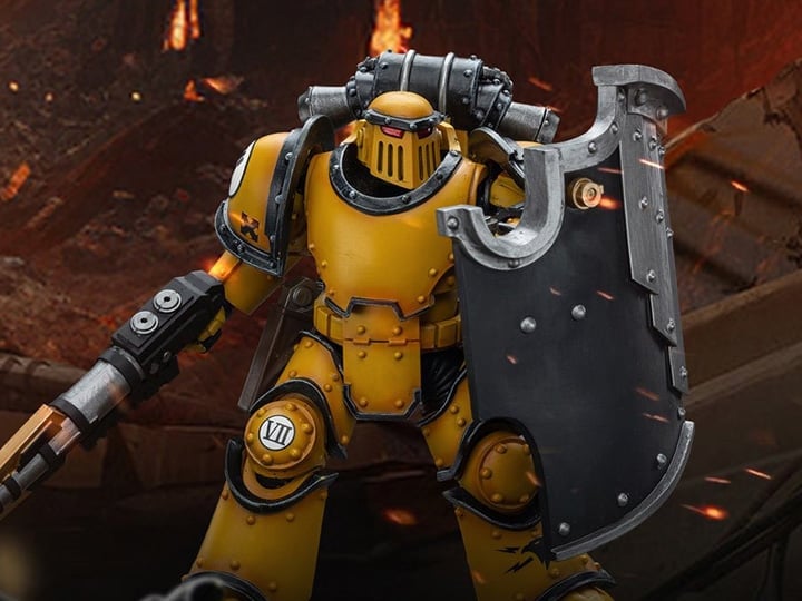 Warhammer: The Horus Heresy Imperial Fists Legion MkIII Breacher Squad Legion Breacher with Lascutter 1/18 Scale Action Figure Gallery Image 1