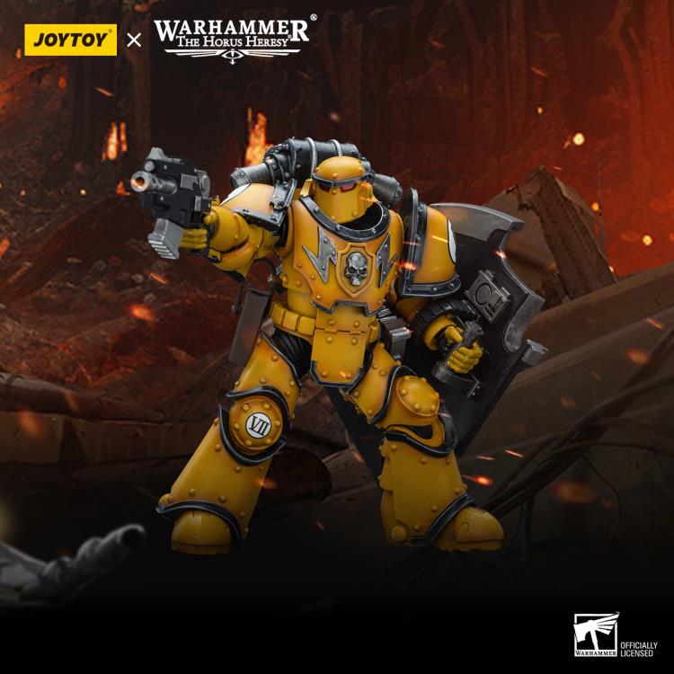 Warhammer: The Horus Heresy Imperial Fists Legion MkIII Breacher Squad Legion Breacher with Graviton Gun 1/18 Scale Action Figure Gallery Image 3