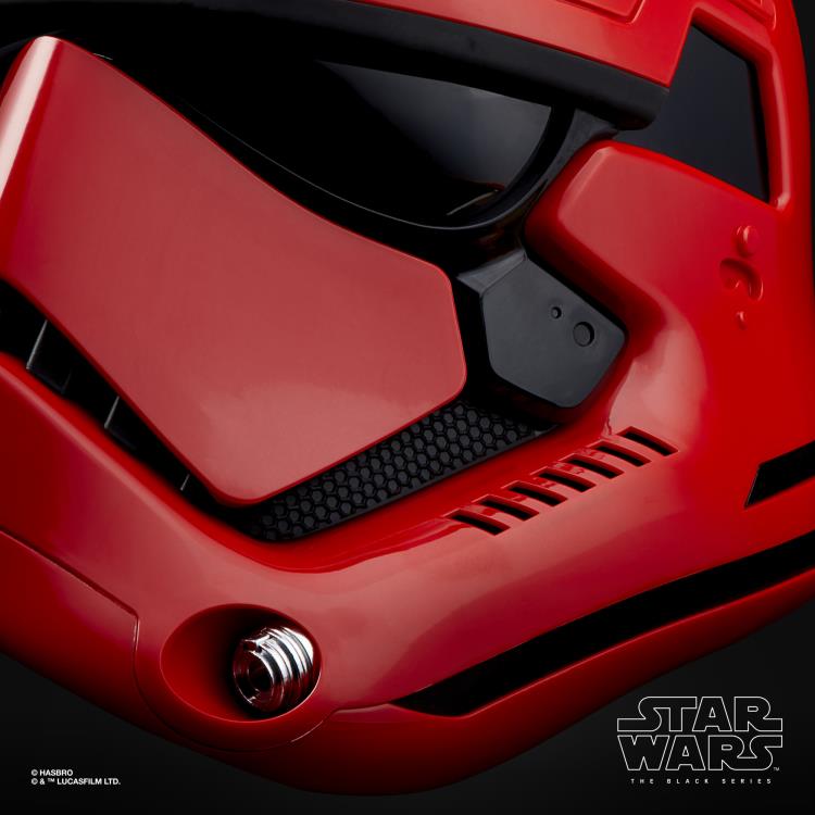 Star Wars: The Black Series Captain Cardinal (Galaxy's Edge) 1:1 Scale Wearable Electronic Helmet Gallery Image 7