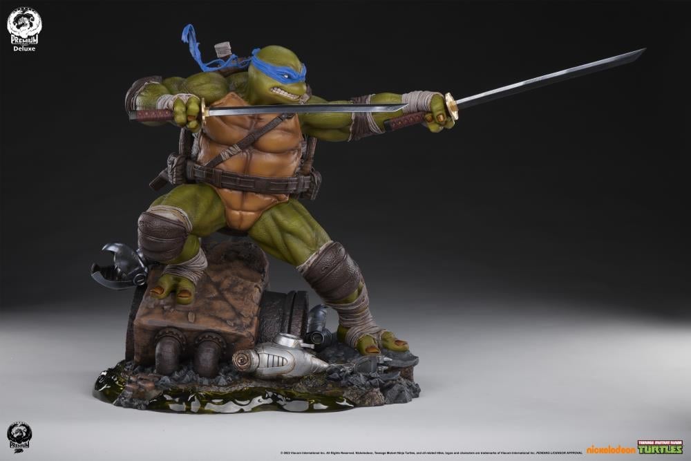 Teenage Mutant Ninja Turtles Leonardo (Deluxe Ver.) 1/3 Scale Limited Edition Statue Gallery Image 7