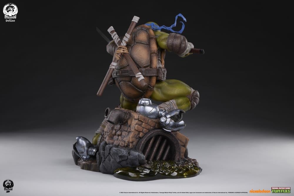 Teenage Mutant Ninja Turtles Leonardo (Deluxe Ver.) 1/3 Scale Limited Edition Statue Gallery Image 8