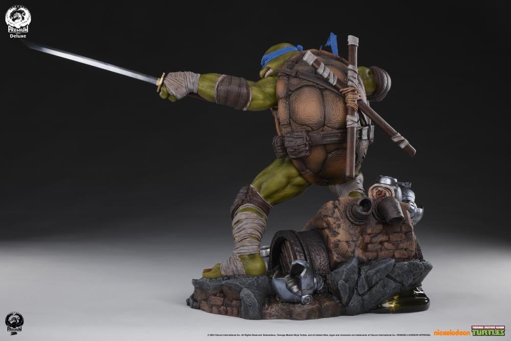 Teenage Mutant Ninja Turtles Leonardo (Deluxe Ver.) 1/3 Scale Limited Edition Statue Gallery Image 9