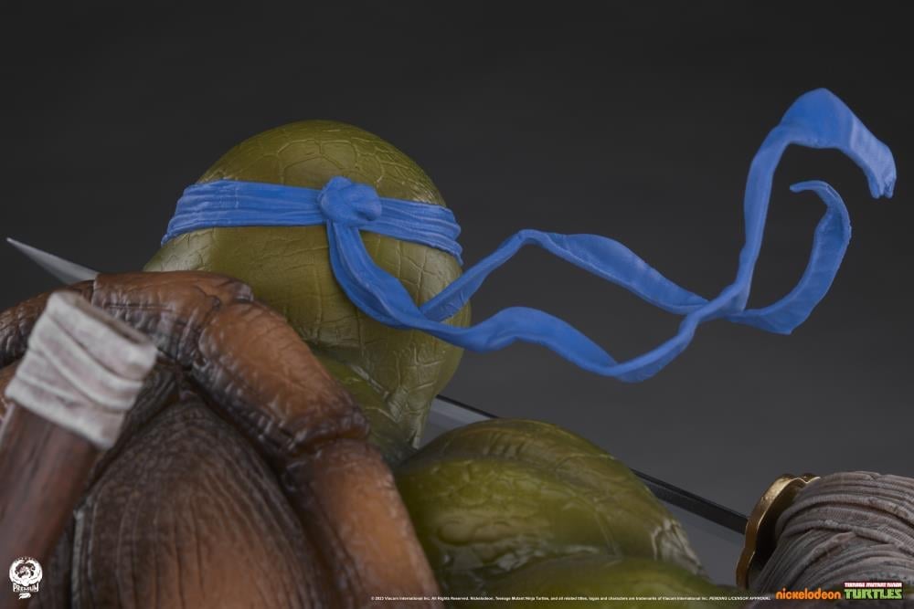 Teenage Mutant Ninja Turtles Leonardo (Deluxe Ver.) 1/3 Scale Limited Edition Statue Gallery Image 12