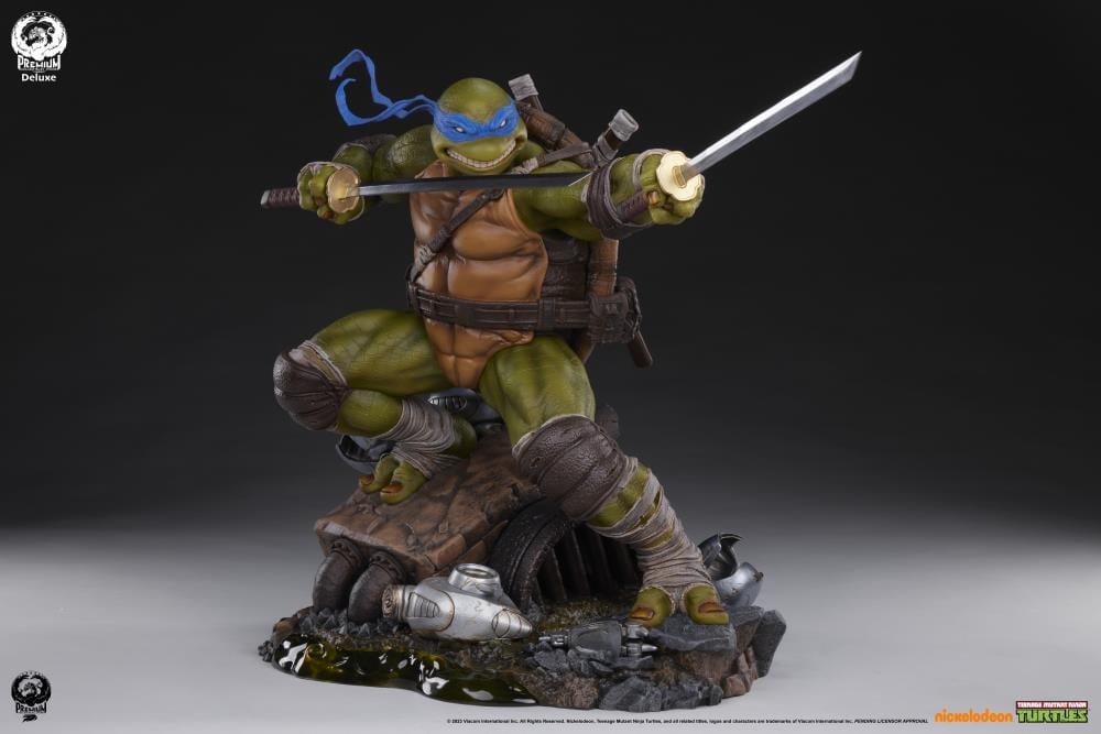 Teenage Mutant Ninja Turtles Leonardo (Deluxe Ver.) 1/3 Scale Limited Edition Statue Gallery Image 6