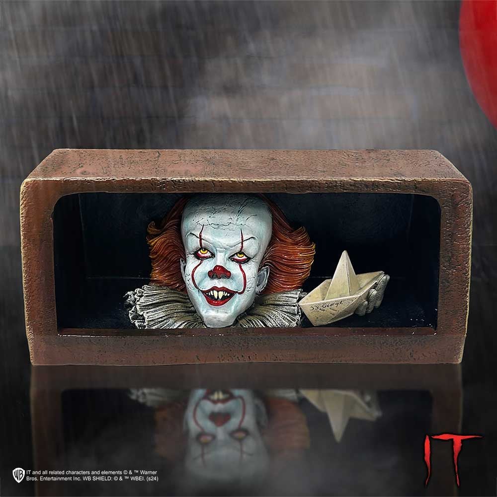 IT (2017) Pennywise Drain Figurine Gallery Image 9