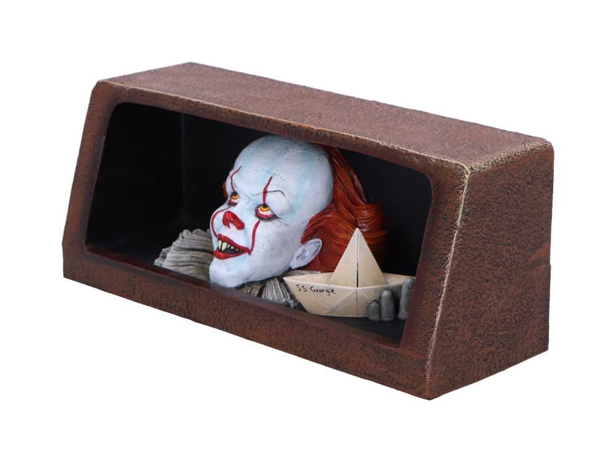 IT (2017) Pennywise Drain Figurine Gallery Image 4