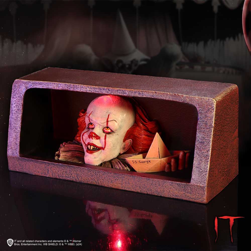IT (2017) Pennywise Drain Figurine Gallery Image 10
