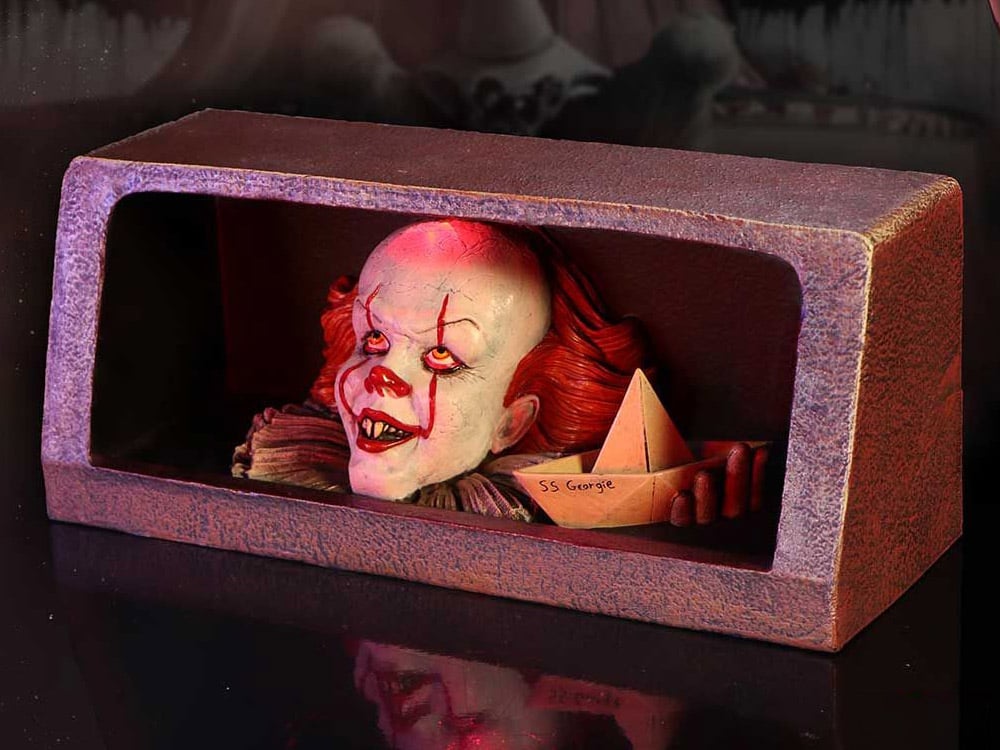 IT (2017) Pennywise Drain Figurine Gallery Image 1