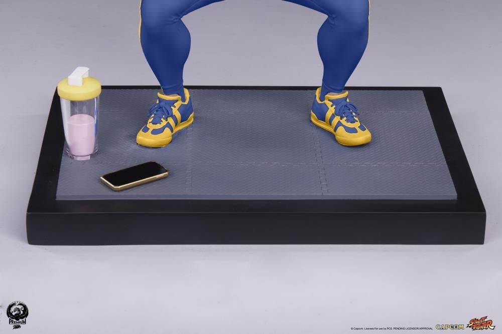 Street Fighter Premier Series Chun-Li (Powerlifting Alpha Ver.) 1/4 Scale Statue Gallery Image 17