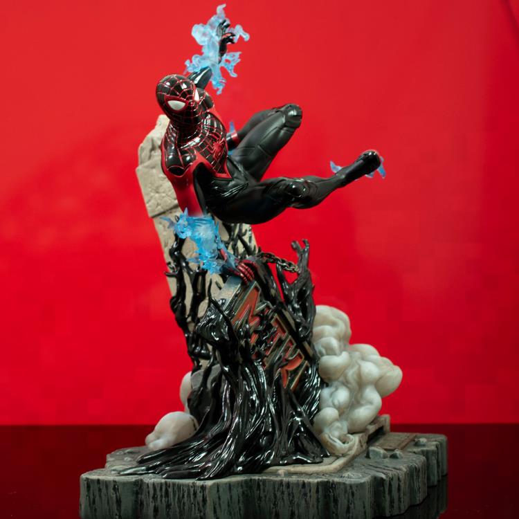 Spider-Man Marvel Gamerverse Gallery Miles Morales Figure Diorama Gallery Image 4