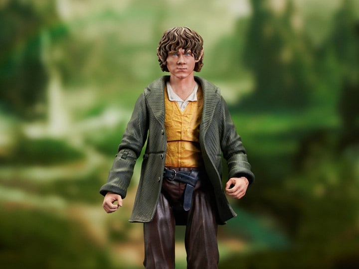 The Lord of the Rings Merry Brandybuck Deluxe Action Figure Gallery Image 1