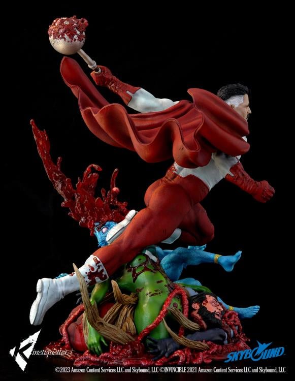Invincible Omni-Man (The Ambush) 1/4 Scale Statue Gallery Image 6