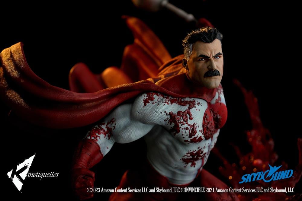 Invincible Omni-Man (The Ambush) 1/4 Scale Statue Gallery Image 11