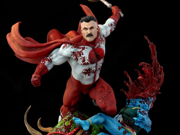 Invincible Omni-Man (The Ambush) 1/4 Scale Statue Gallery Image 1
