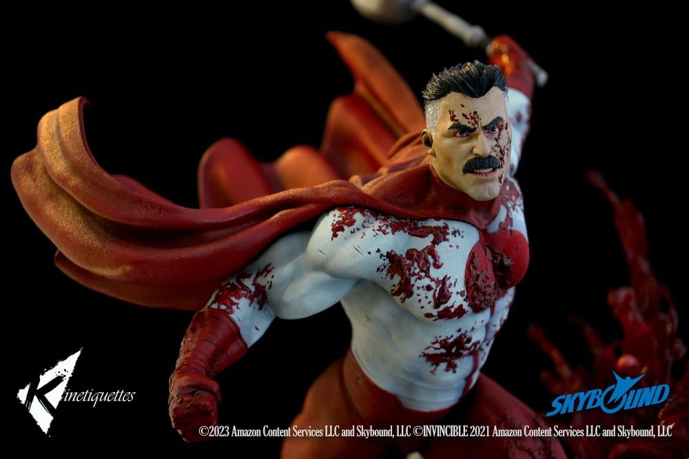 Invincible Omni-Man (The Ambush) 1/4 Scale Statue Gallery Image 12