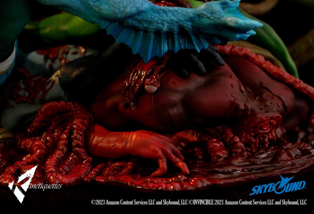 Invincible Omni-Man (The Ambush) 1/4 Scale Statue Gallery Image 18
