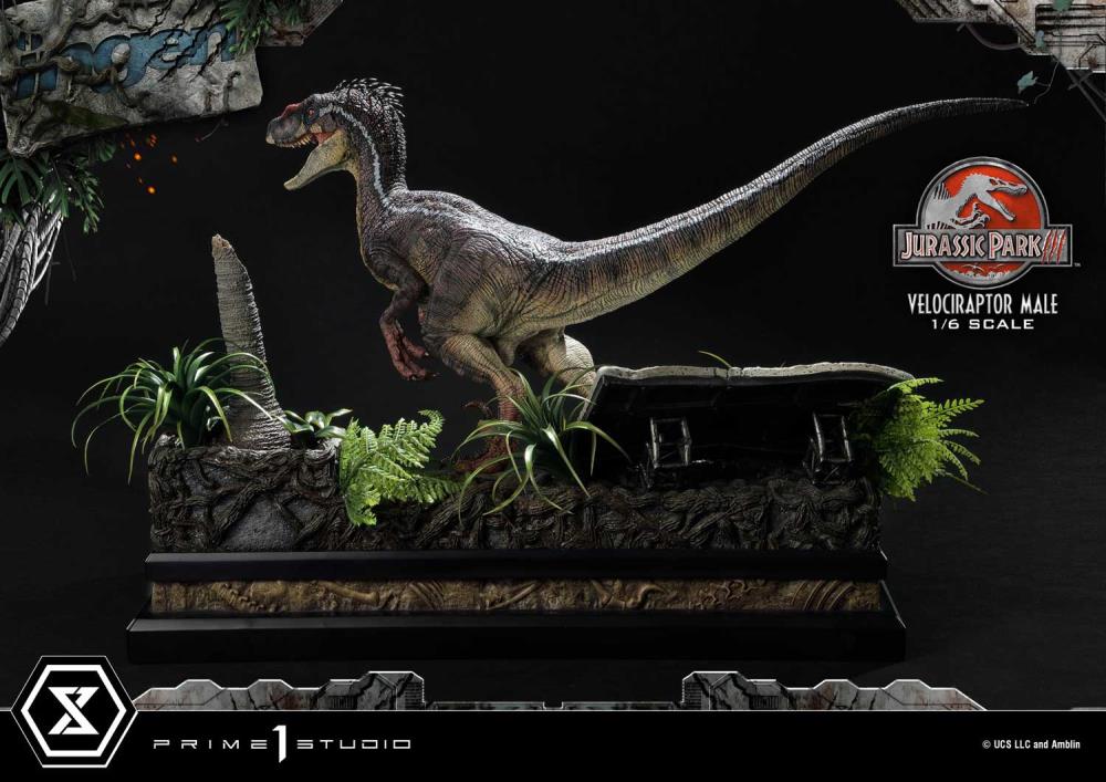 Jurassic Park III Legacy Museum Collection Velociraptor Male 1/6 Scale Limited Edition Statue (with Bonus) Gallery Image 31