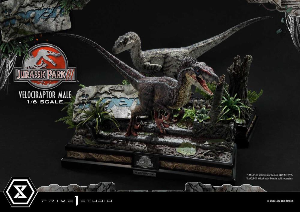 Jurassic Park III Legacy Museum Collection Velociraptor Male 1/6 Scale Limited Edition Statue (with Bonus) Gallery Image 59