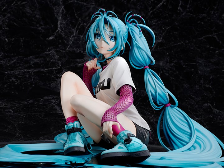 Hatsune Miku x Mai Yoneyama The Latest Street Style "Cute" Tokyo Hatsune Miku 1/4 Scale Limited Edition Figure Gallery Image 1