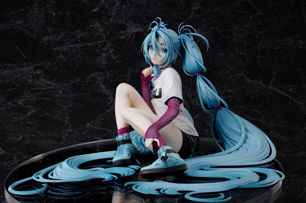 Hatsune Miku x Mai Yoneyama The Latest Street Style "Cute" Tokyo Hatsune Miku 1/4 Scale Limited Edition Figure Gallery Image 4