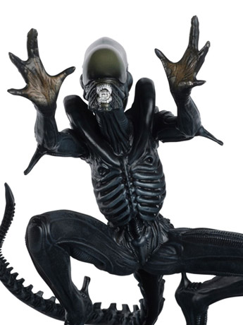 Alien Vent Attack Xenomorph 1/6 Scale Limited Edition Mega Statue Gallery Image 2