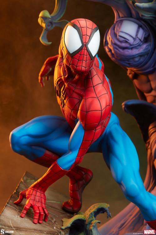 Marvel Premium Format Spider-Man Statue Gallery Image 6