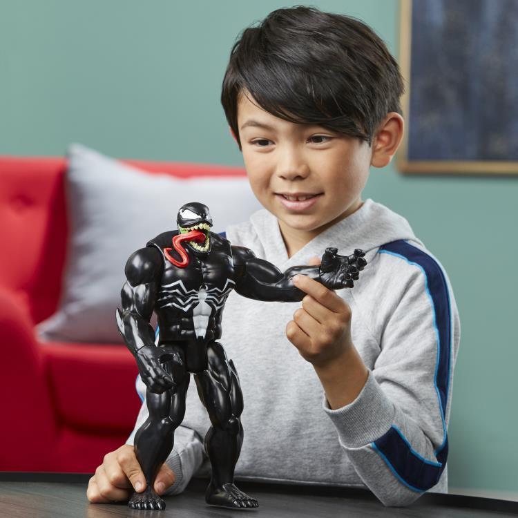 Spider-Man Titan Hero Series Deluxe Venom Gallery Image 6
