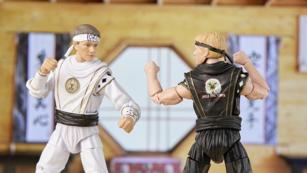 Mighty Morphin Power Rangers x Cobra Kai Lightning Collection Morphed Daniel LaRusso White Crane Ranger Exclusive Gallery Image 15