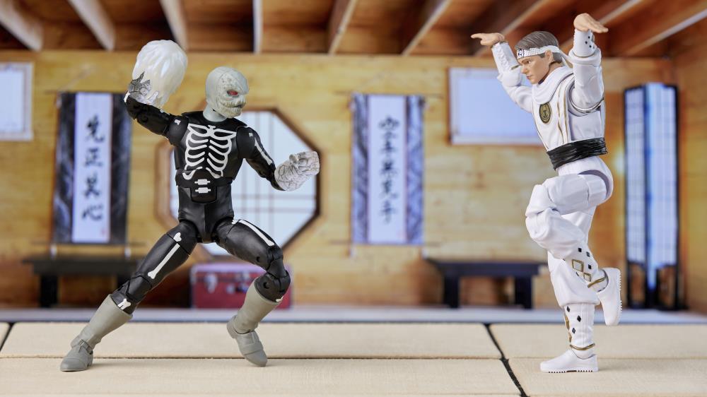 Mighty Morphin Power Rangers x Cobra Kai Lightning Collection Morphed Daniel LaRusso White Crane Ranger Exclusive Gallery Image 20