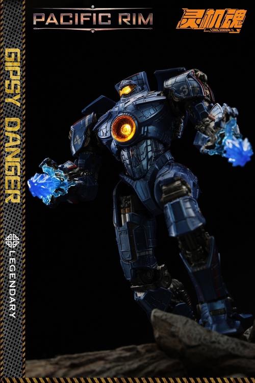 Pacific Rim Gipsy Danger Action Figure Gallery Image 5