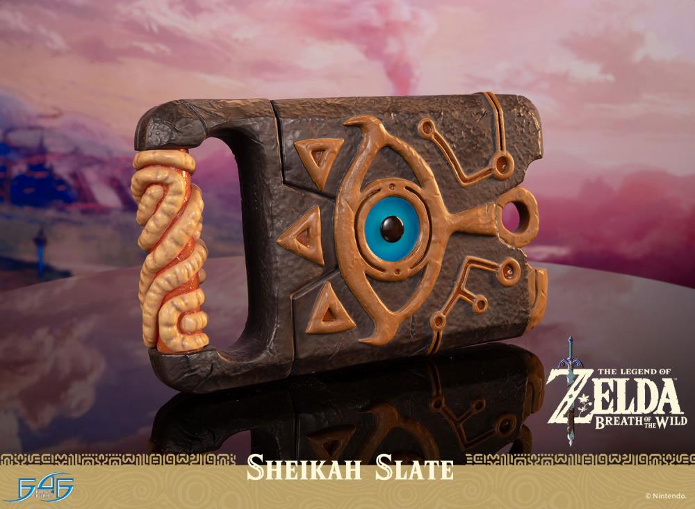 The Legend of Zelda: Breath of the Wild Sheikah Slate Limited Edition Statue Gallery Image 16