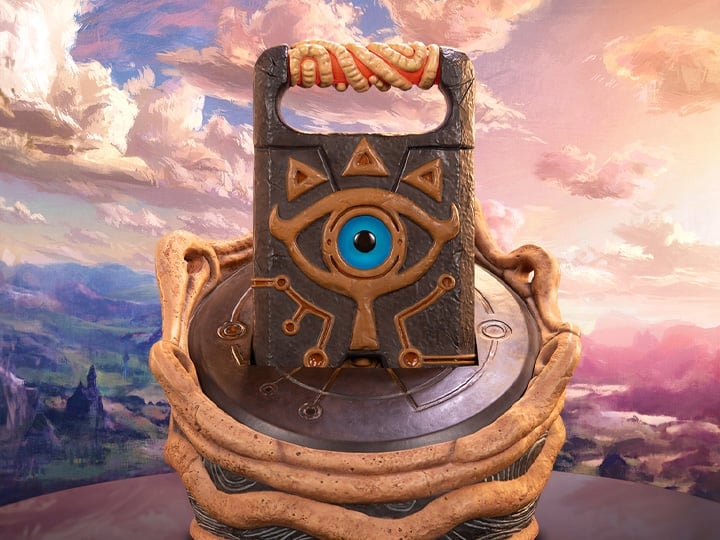 The Legend of Zelda: Breath of the Wild Sheikah Slate Limited Edition Statue Gallery Image 1