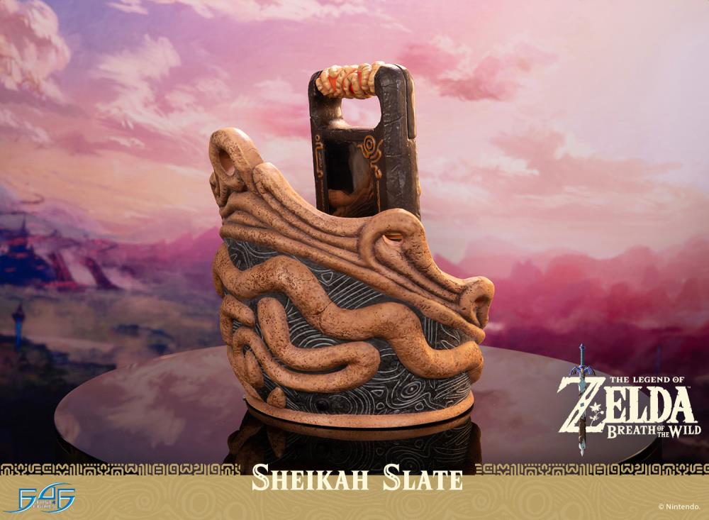 The Legend of Zelda: Breath of the Wild Sheikah Slate Limited Edition Statue Gallery Image 6