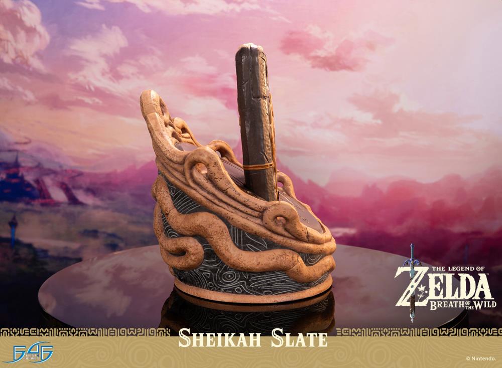 The Legend of Zelda: Breath of the Wild Sheikah Slate Limited Edition Statue Gallery Image 5