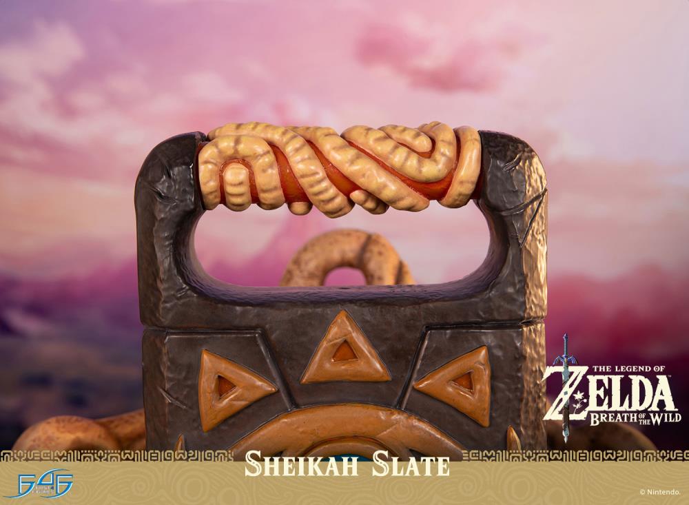 The Legend of Zelda: Breath of the Wild Sheikah Slate Limited Edition Statue Gallery Image 15