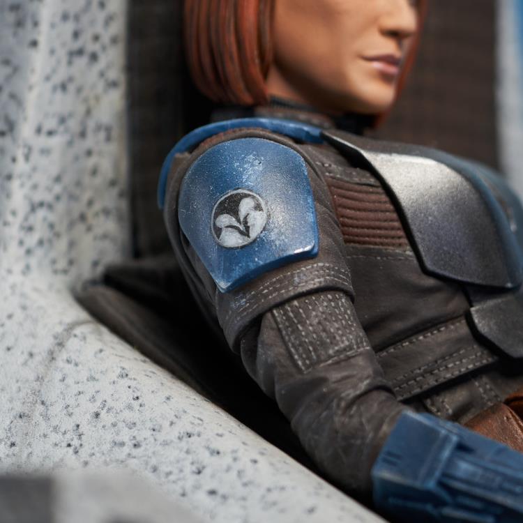 The Mandalorian Premier Collection Bo-Katan on Throne 1/7 Scale Limited Edition Statue Gallery Image 13