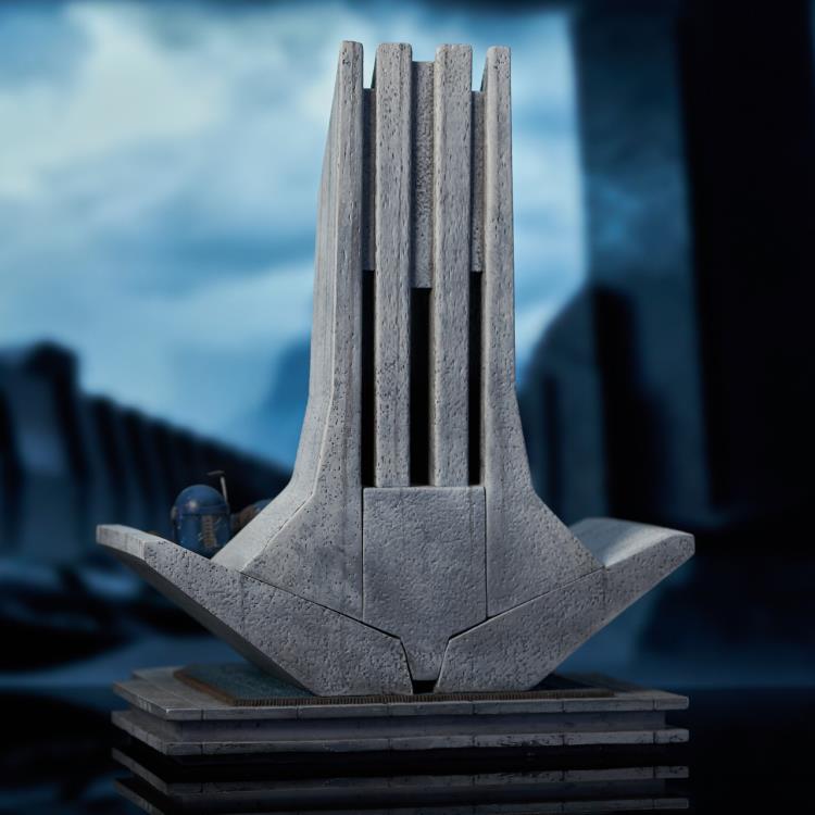 The Mandalorian Premier Collection Bo-Katan on Throne 1/7 Scale Limited Edition Statue Gallery Image 6