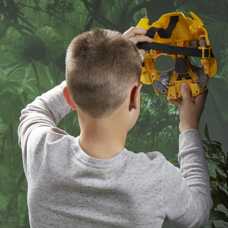 Transformers: Rise of the Beasts 2-in-1 Bumblebee Converting Mask Gallery Image 10