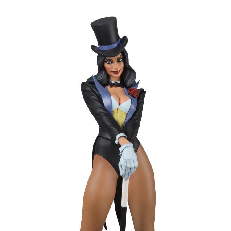 Cover Girls of the DC Universe Zatanna (J. Scott Campbell) 1/8 Scale Limited Edition Statue Gallery Image 10