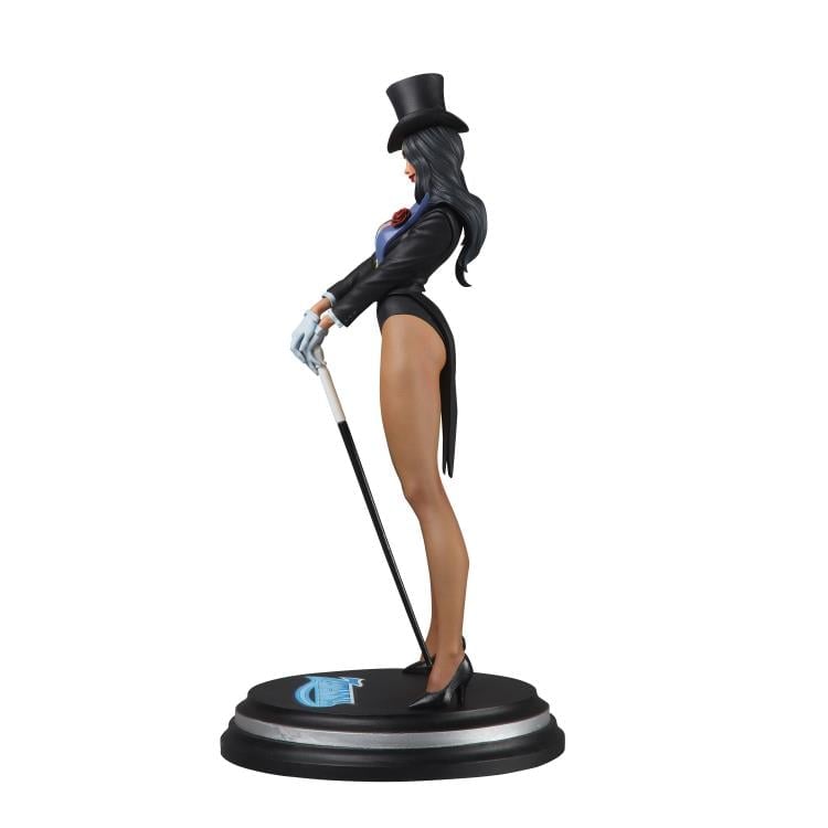 Cover Girls of the DC Universe Zatanna (J. Scott Campbell) 1/8 Scale Limited Edition Statue Gallery Image 8