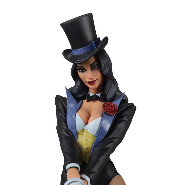 Cover Girls of the DC Universe Zatanna (J. Scott Campbell) 1/8 Scale Limited Edition Statue Gallery Image 11