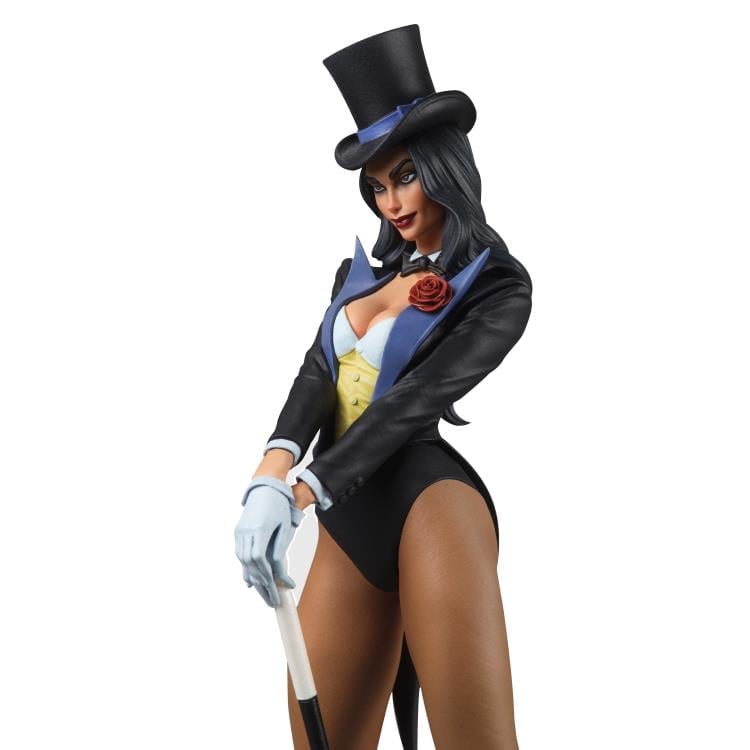Cover Girls of the DC Universe Zatanna (J. Scott Campbell) 1/8 Scale Limited Edition Statue Gallery Image 12
