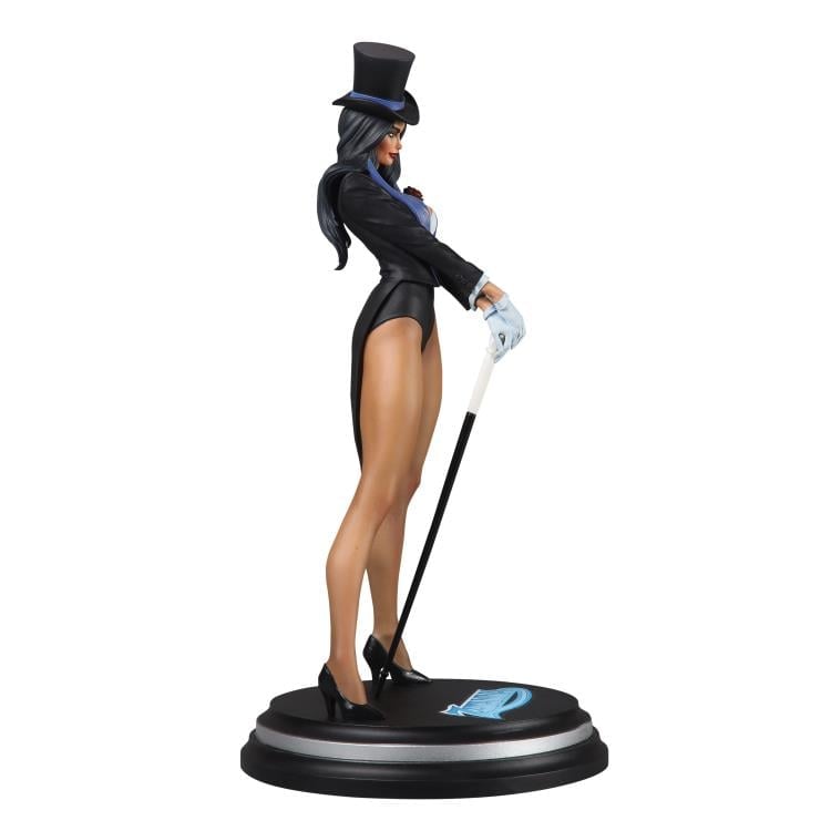 Cover Girls of the DC Universe Zatanna (J. Scott Campbell) 1/8 Scale Limited Edition Statue Gallery Image 9