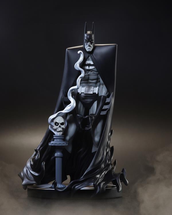 Batman Black & White Batman (Bill Sienkiewicz) 1/10 Scale Limited Edition Statue Gallery Image 3